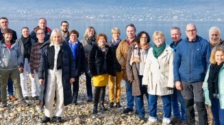 Les membres du conseil municipal 2020 - 2026 au bord du lac du Bourget